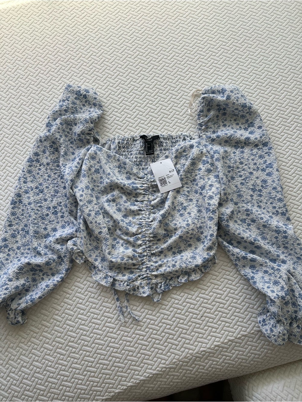 Forever 21 Blue Floral Ruched Puff-Sleeve Crop Top